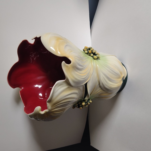 Franz Collection Kathy Ireland Home Dogwood Flower Vase - Picture 3 of 6